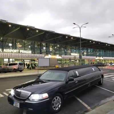 Service de navette en Limousine  à l’arrivée + une stripteaseuse